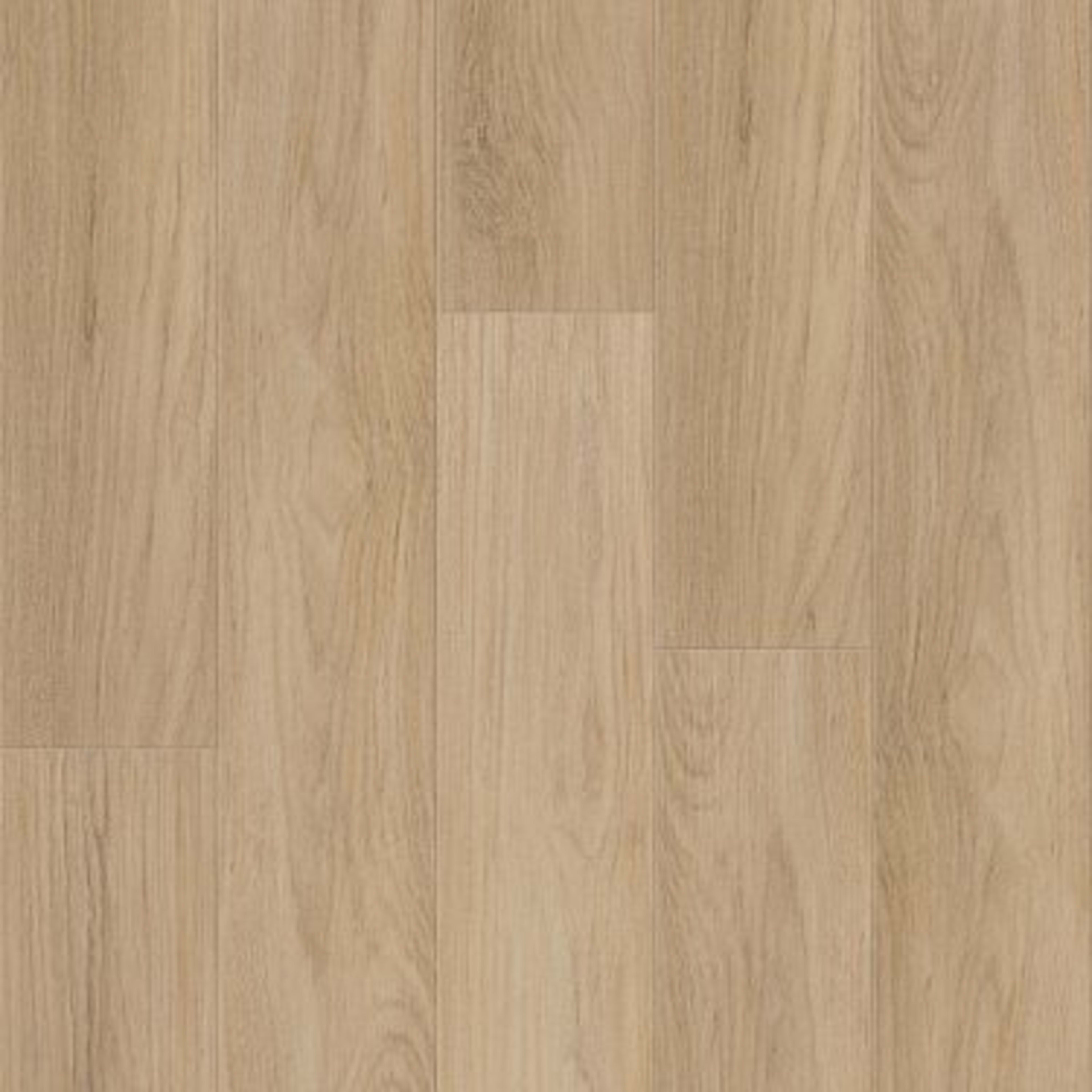 DISTINCTION PLUS in Golden Timber Luxury Vinyl